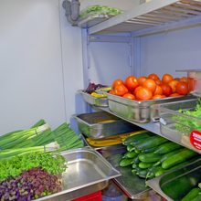 Charger l'image dans la galerie, Chambre froide positive +2°C/+8°C avec groupe de refroidissement sac à dos - 1,43 x 1,23 m - hauteur: 2,23 m - 2,57 m³ - Avec étagères