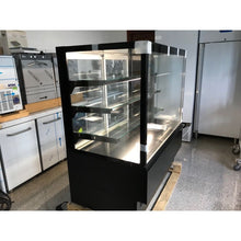 Charger l&#39;image dans la galerie, TECNODOM - EVOK90 - Comptoir de pâtisserie / Vitrine réfrigérée - 3 étagères (LED)
