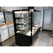 Lade das Bild in den Galerie-Viewer, TECNODOM - EVOK150 - Comptoir de pâtisserie/ Vitrine réfrigérée - 3 étages (LED) - best-seller
