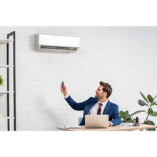 Carica l&#39;immagine nel visualizzatore di Gallery, CARRIER - Climatisation INVERTER - pour une salle de 150 m² maximum - Puissance froid 5,30 Kw et puissance chaud 5,50 Kw
